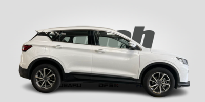 Este es el modelo color blanco modelo geely coolray 2023 que arrienda renmach en Viña del Mar
